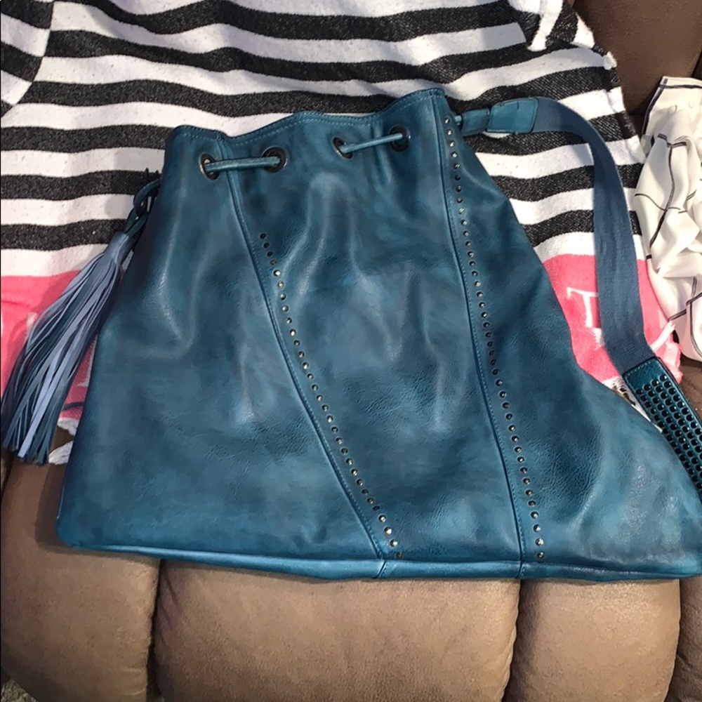 🦋Beautiful Large Moda Luxe shoulder bag🦋